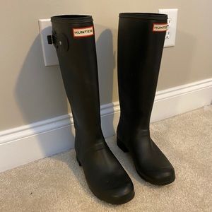 MATTE BLACK TALL HUNTER RAIN BOOTS